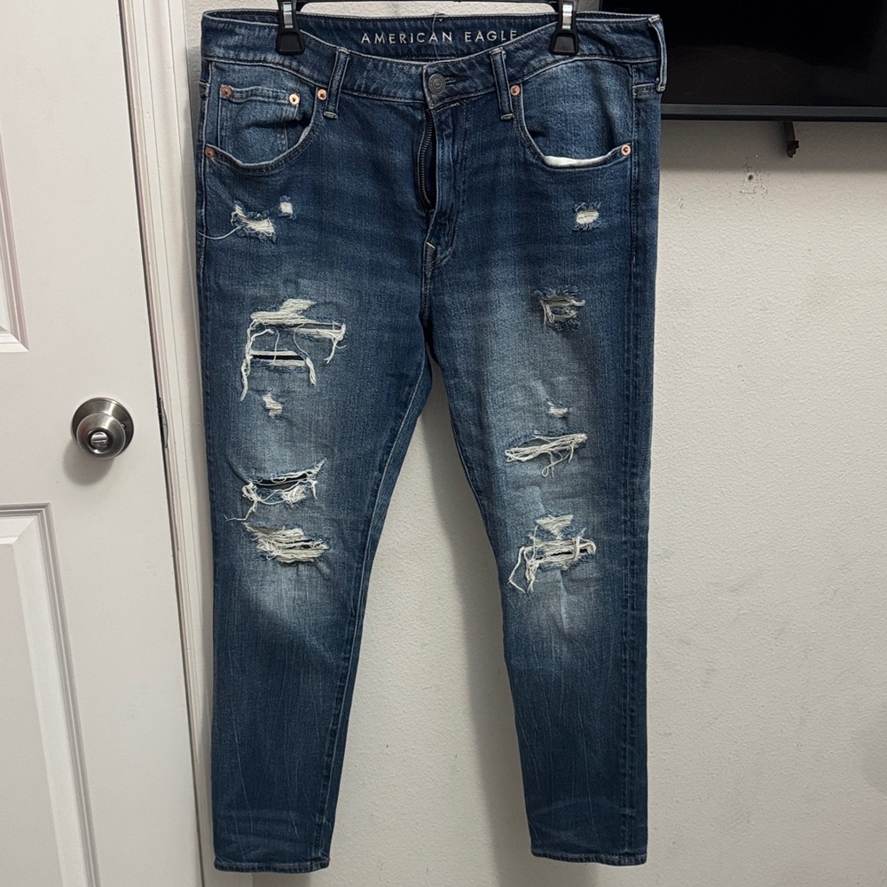 American Eagle Outfitters Men's Ripped Blue Jeans